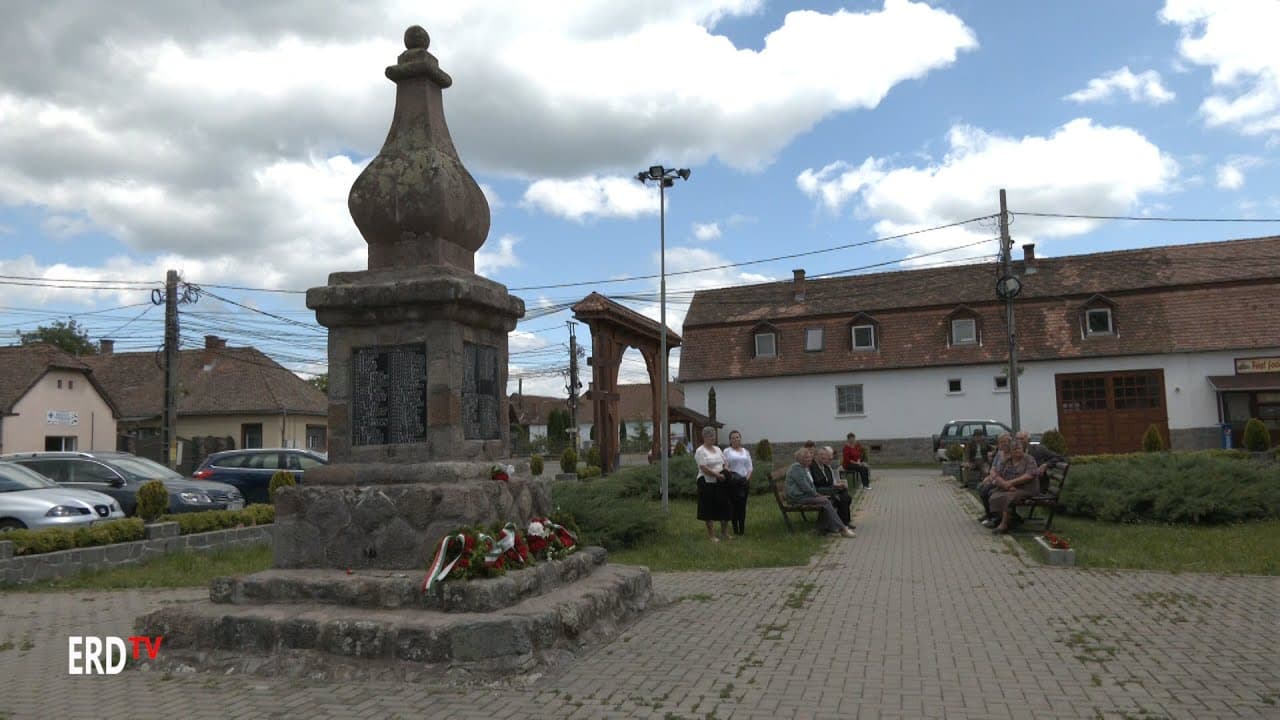 Aludjatok ti áldott hőseink