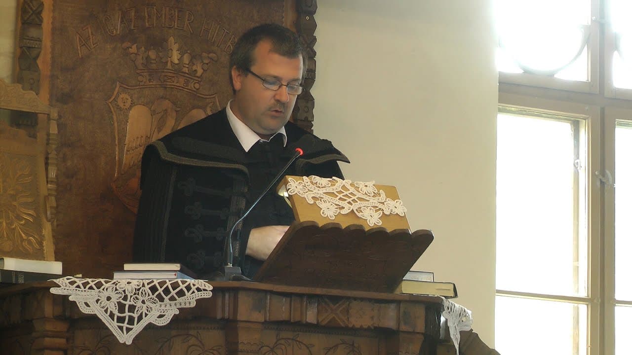 Igét hirdet Fancsal Zsolt református lelkész
