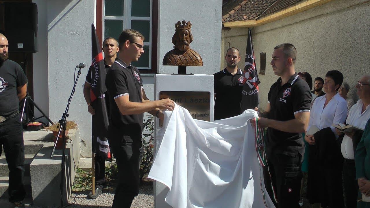 Szent László-szobor avatása Vargyason.