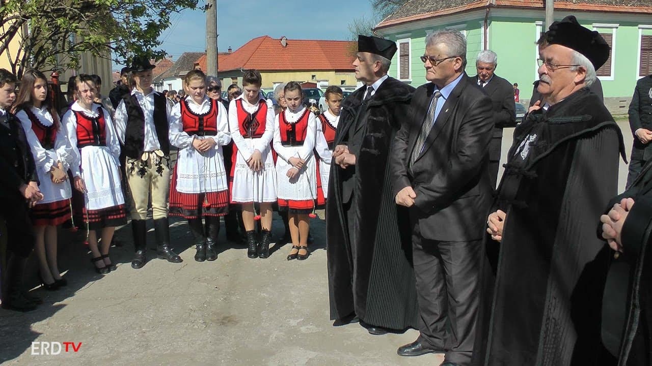 Püspöki vizitáció Középajtán