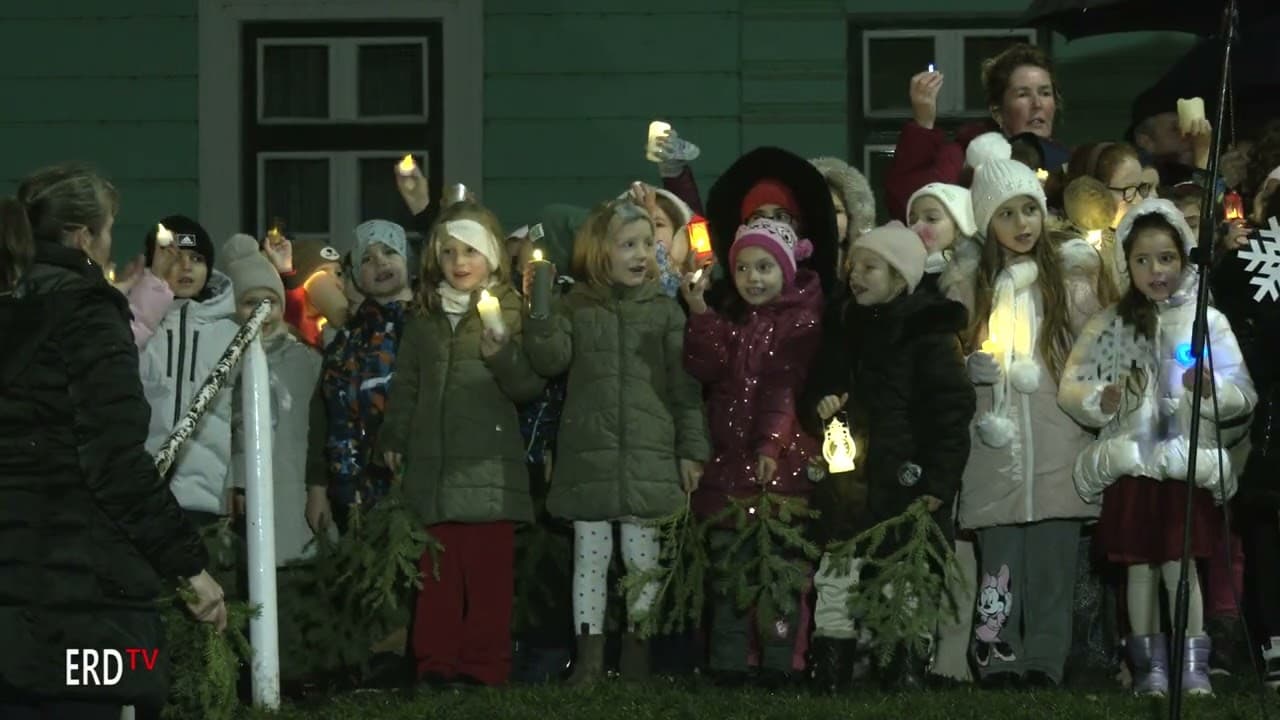 A Gaál Mózes Általános Iskola előkészítő és első osztályos tanulói - ADVENT