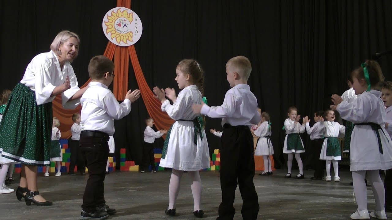 Népi gyermekjátékok a Cimbora óvoda csoportjainak előadásában 2018.