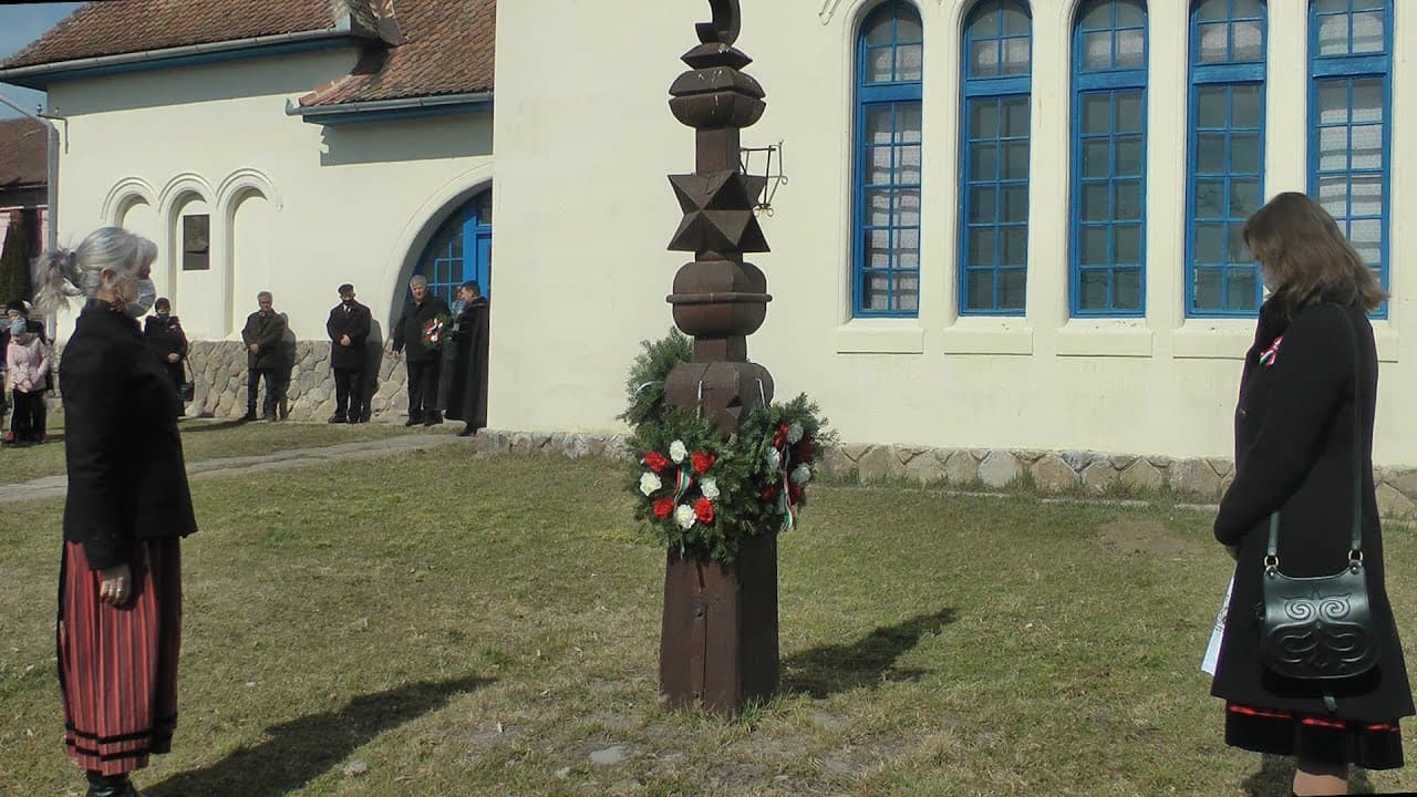 Szeretnünk kell nemzetünket.
