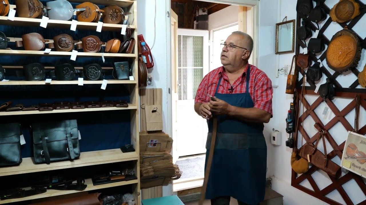 Szíjgyártás. Hagyományos bőrfeldolgozás Bodosban