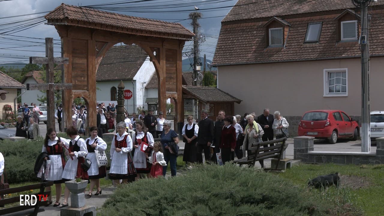 Nagybaconi megemlékezés a világháborús hősök tiszteletére