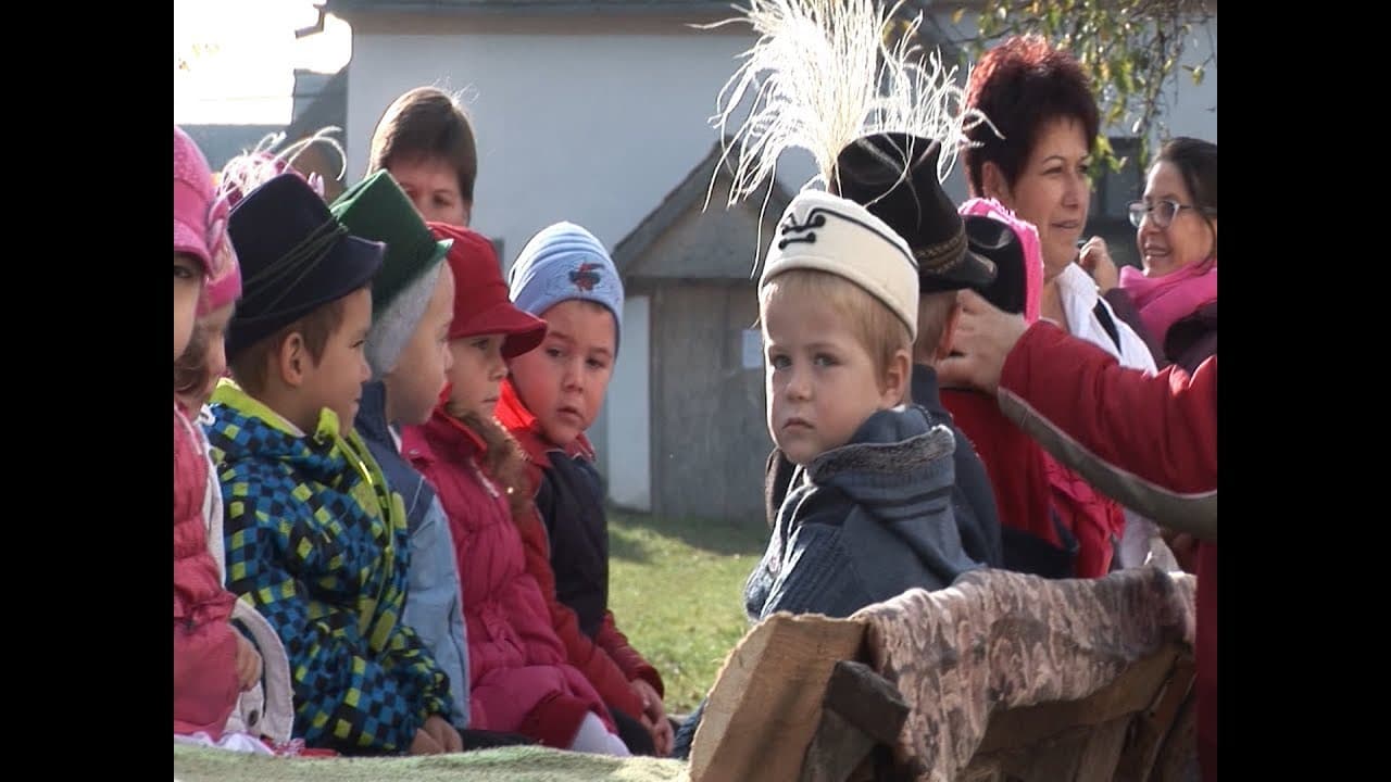 A nagyajtai óvodások szüreti mulatsága.