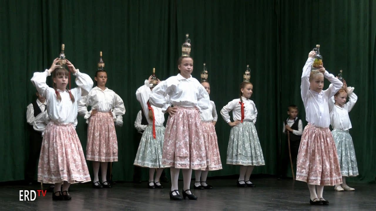 A Művészeti Népiskola programjai és a vargyasi tánccsoport előadása