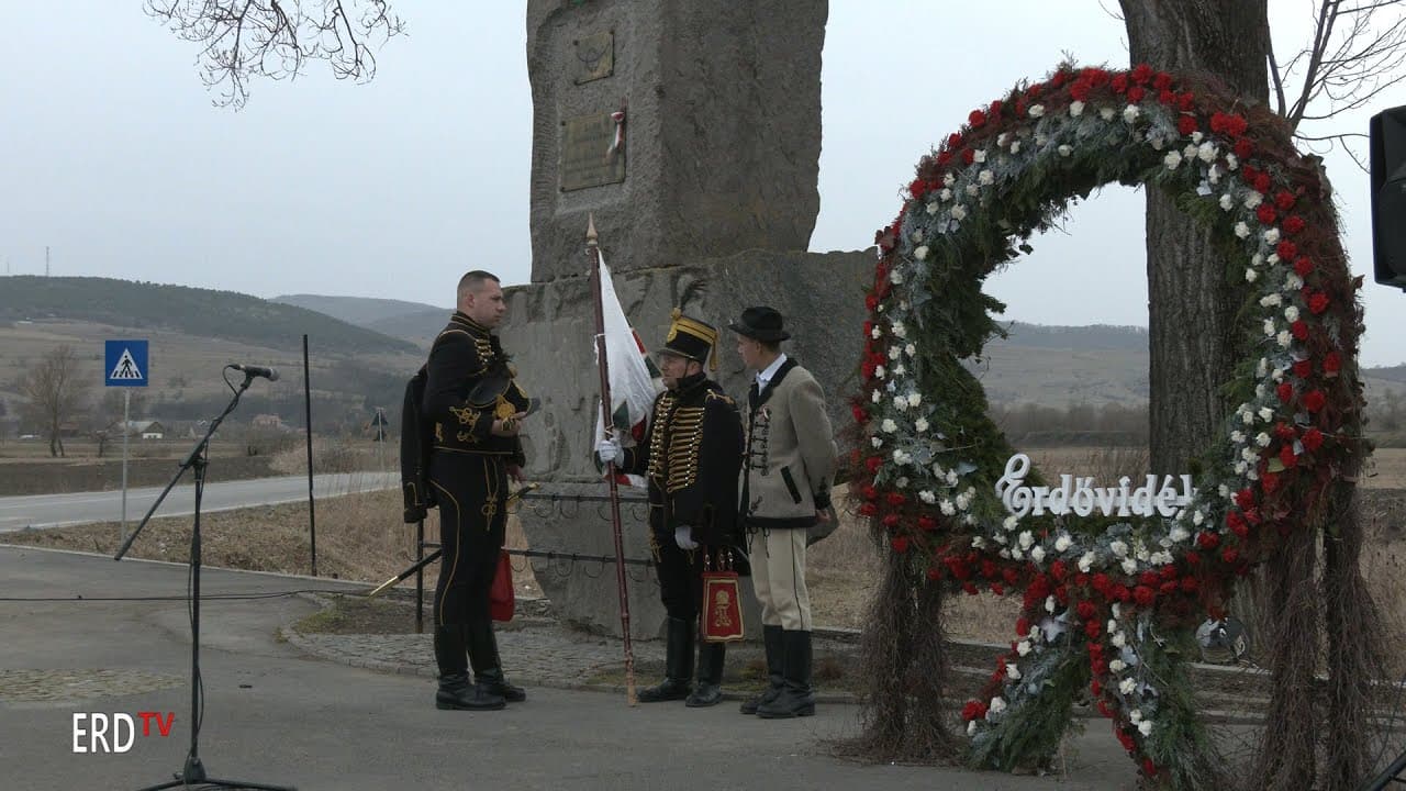 Vállvetve álljunk egymás mellé!
