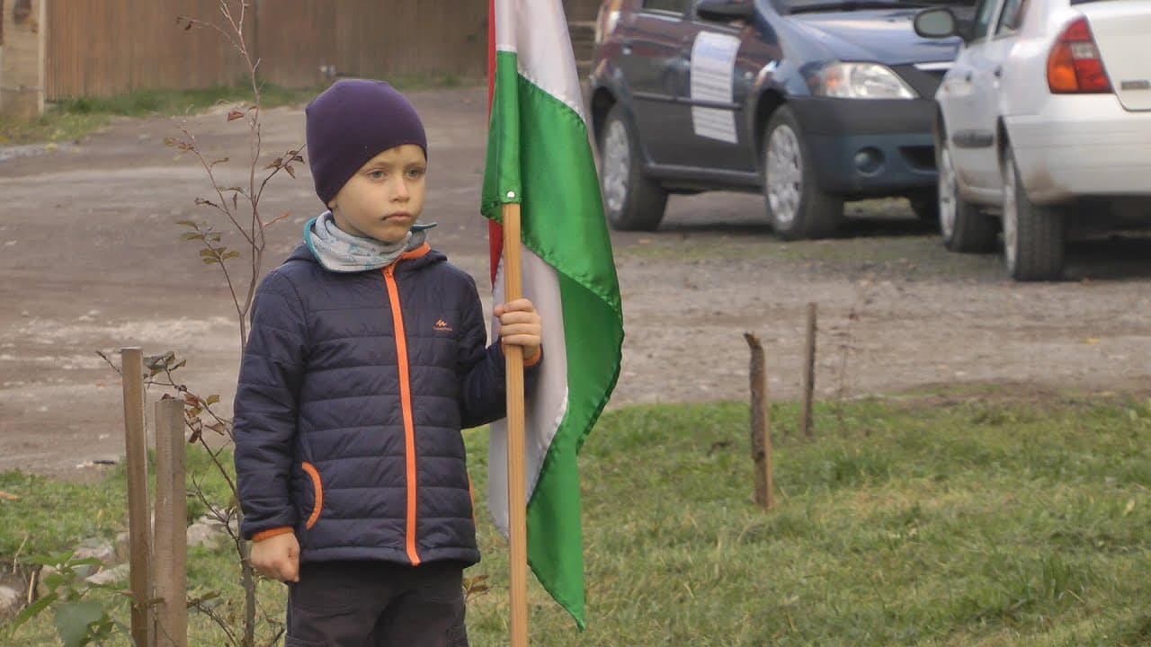 Az egyszerű emberi méltóság üzenete.
